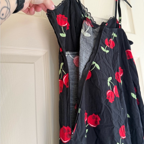 Hot Topic Black and Red Floral Dress - Picture 3 of 4